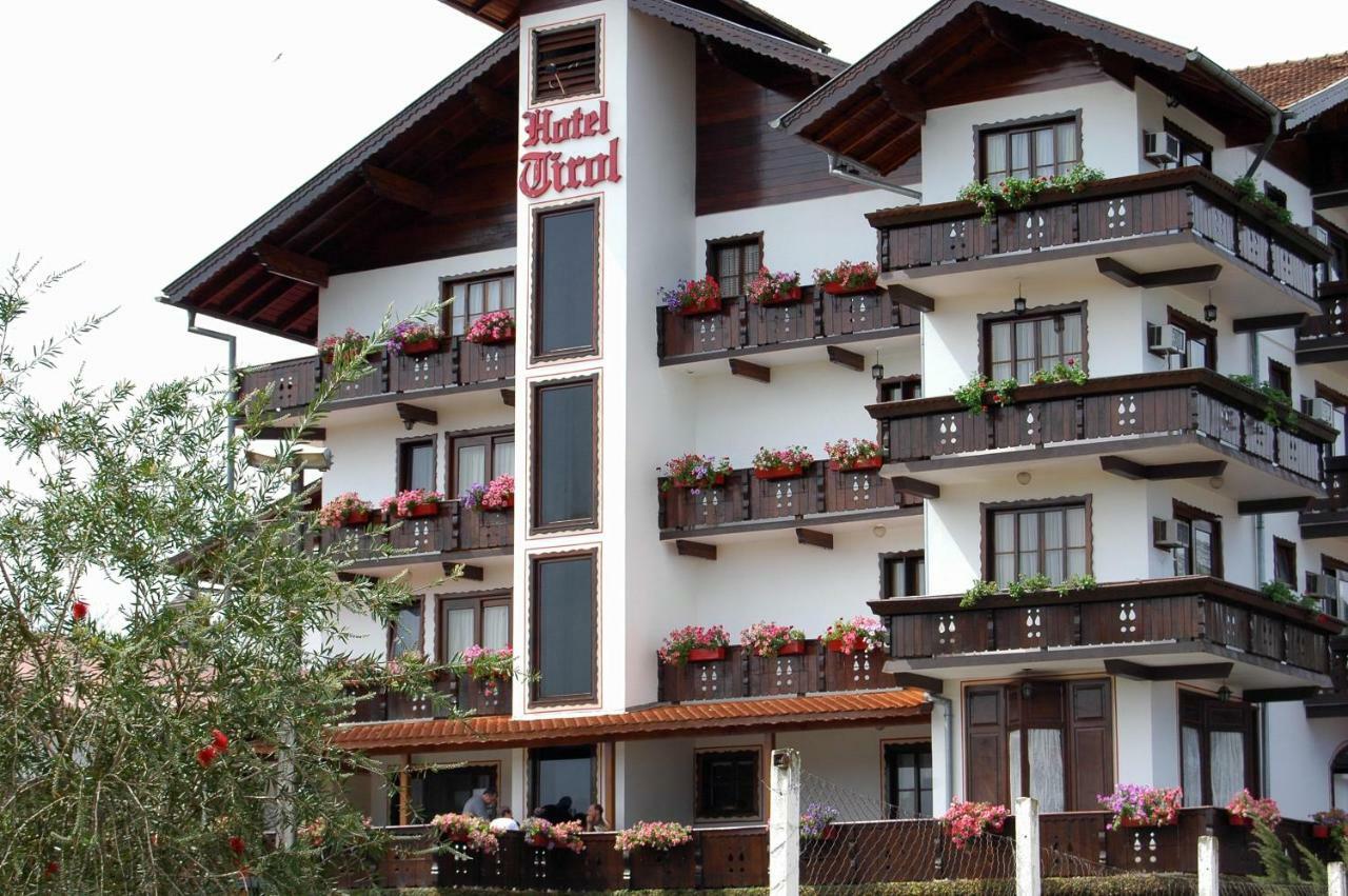 Hotel Tirol Treze Tilias Exterior photo